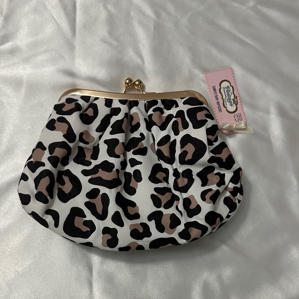 The Vintage Cosmetic company - Leopard Print Frame Cosmetic clutch - Picture 2 of 4